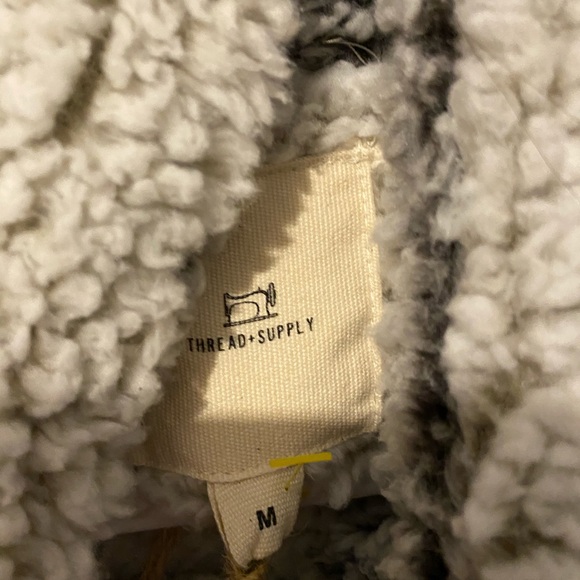 NWT sherpa vest - Picture 2 of 4